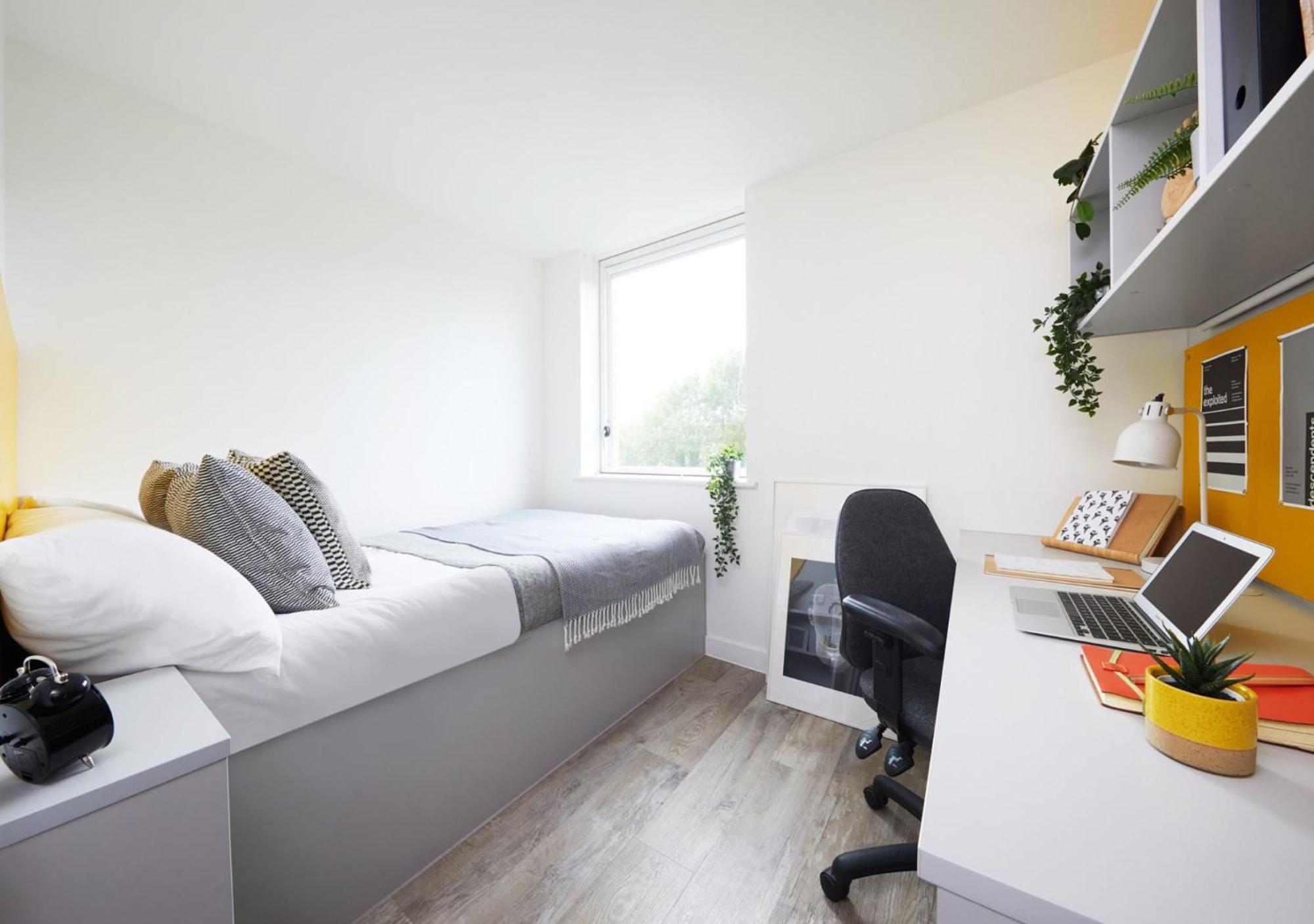 For Students Only Ensuite Bedrooms With Shared Kitchen At Cathedral Point In Γουίντσεστερ Εξωτερικό φωτογραφία